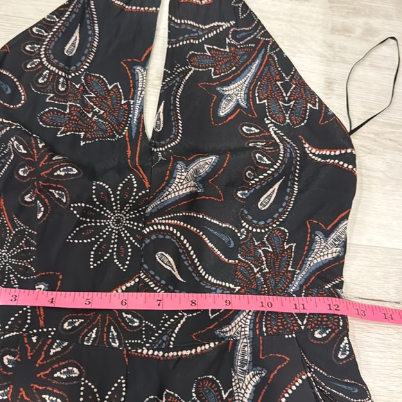 ASTR NWOT Parsley Floral Halter cut out back Jumpsuit, Size S. - Picture 7 of 10